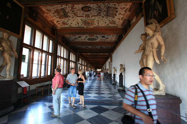 2015从佣兵凉亭和旧宫之间的弄堂往里走就到