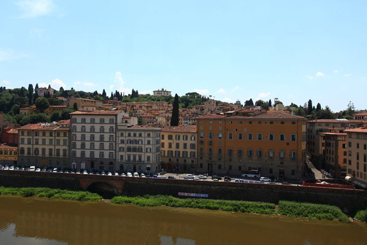 2015从佣兵凉亭和旧宫之间的弄堂往里走就到