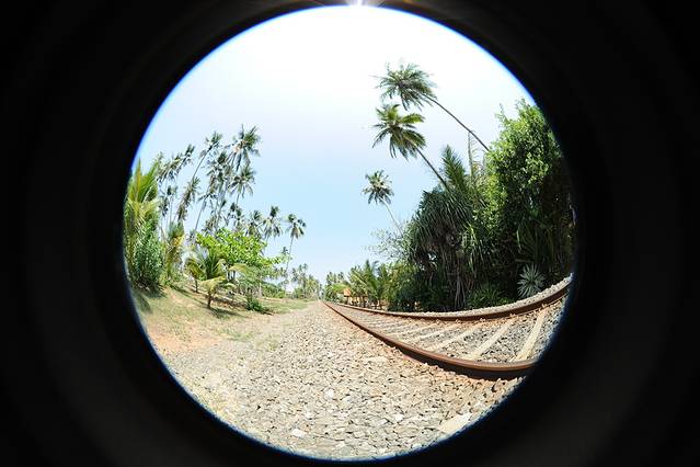 邮箱:info@srilankantours.org travel.srilanka@ymail.com 空调车,讲英语的司机,司机食宿,燃料,停车费,保险,所有税款,24小时维修,不包括小费,710美元 5)Malkey公司(排除,太贵) 邮箱:info@malkey.lk Toyota Regius,84392rs 1200公里,超一公里59rs,786美元1500公里 6)JNW LANKA TOURS公司(排除,附加太多费用和条件) 邮箱:info@jnwtours.
