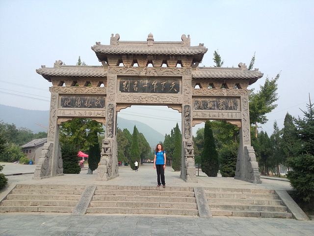 2016在返程的途中经过郑州,既来之则安之,少林