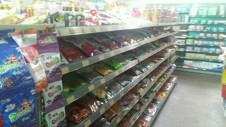 2015商品摆放也很整齐_左邻右舍便利店评论