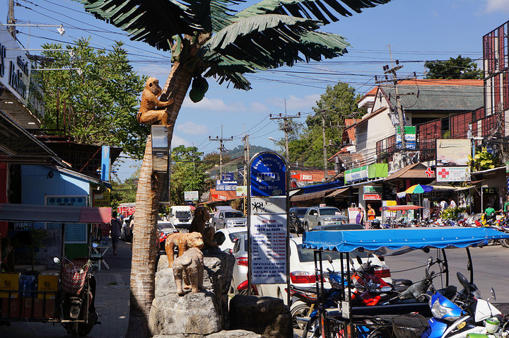 2016吃完就在奥南闲逛,然后边走边吃哈哈哈_