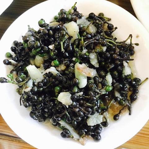 食在下谷坪土家族乡|金甲寨,这家的炖鸭掌特别温州晒做法的腊肉图片
