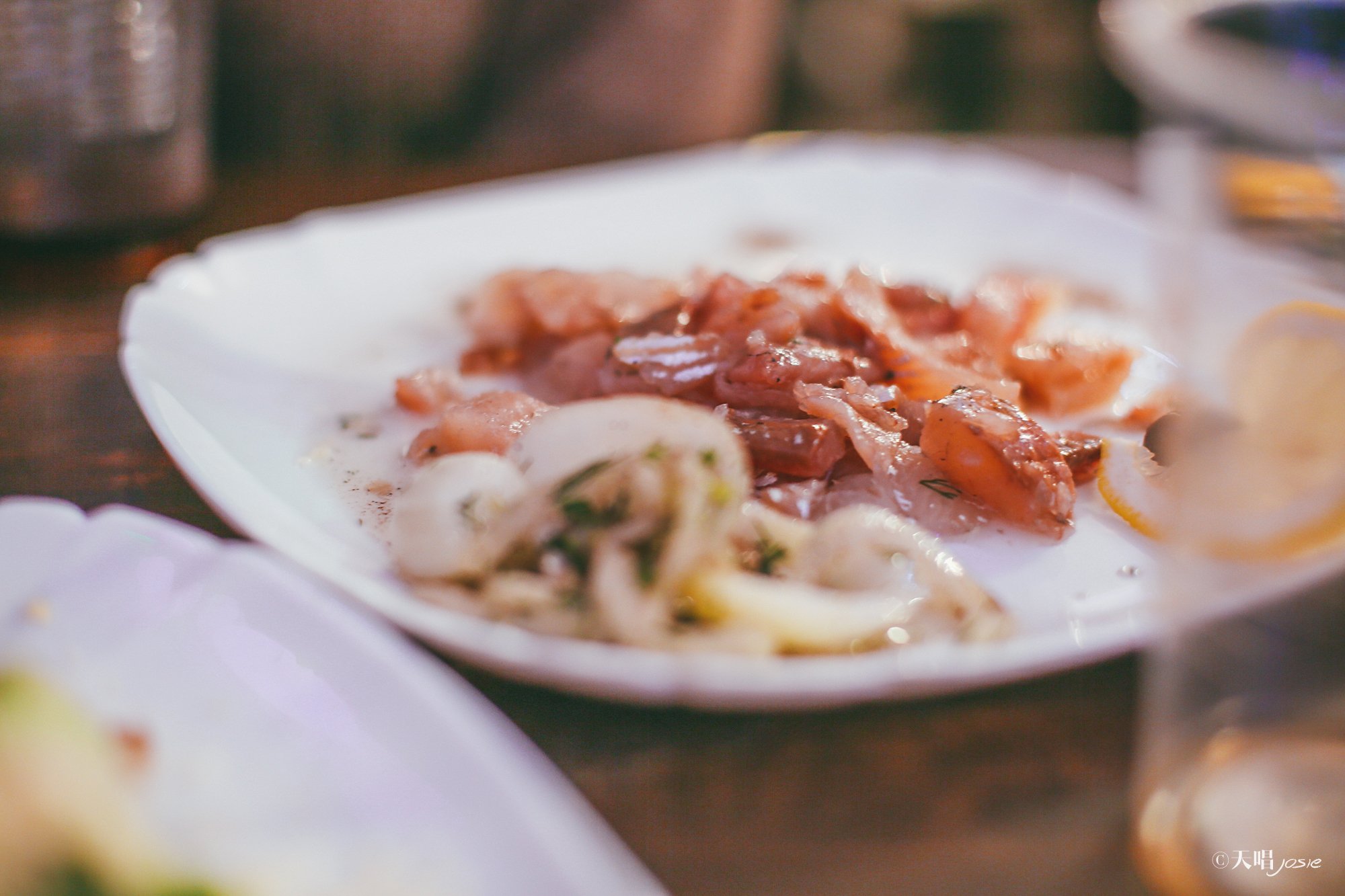 推杯换盏饮刘伶