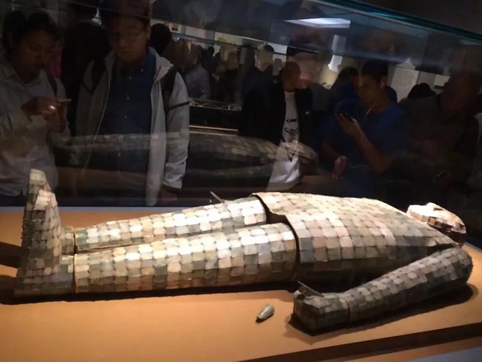 银缕玉衣