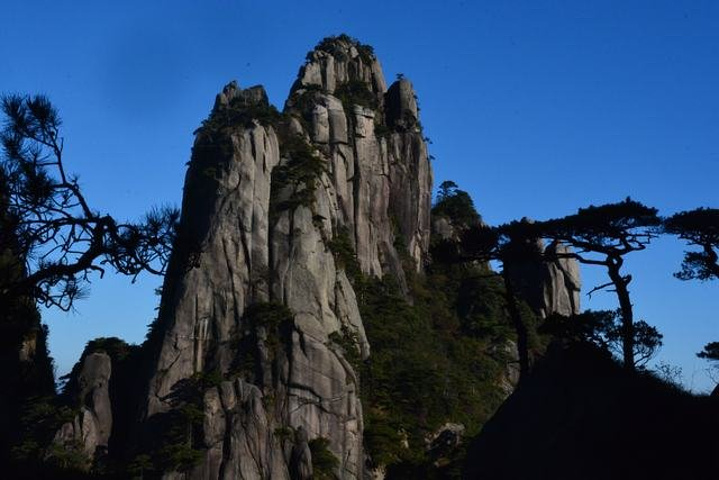 最为有名的景点为巨蟒出山和神女出山