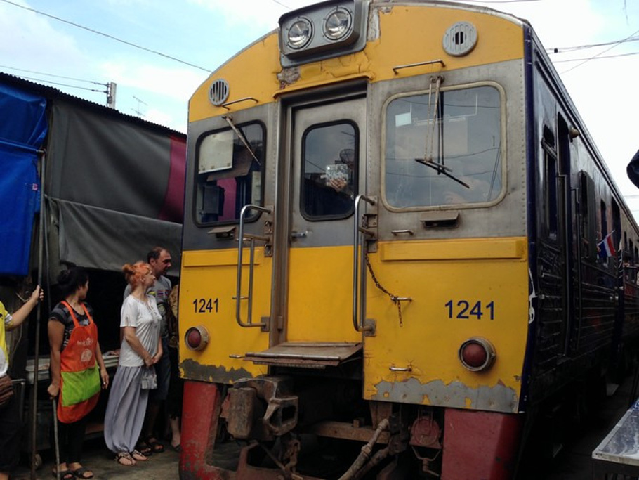 201512月6日 周六 曼谷 美功铁道市场+安._美