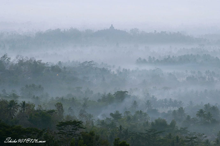2016婆罗浮屠最迷人的时候是日出前和日落后