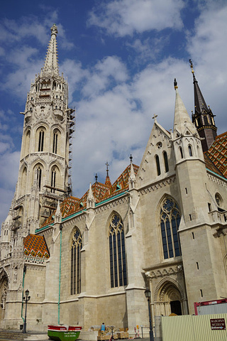 2016马提亚教堂在14世纪的重建中已具有了雏