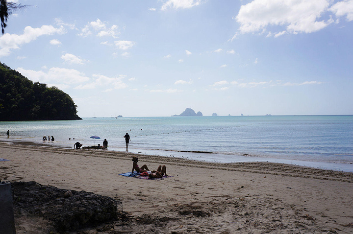 2016吃完就在奥南闲逛,然后边走边吃哈哈哈_