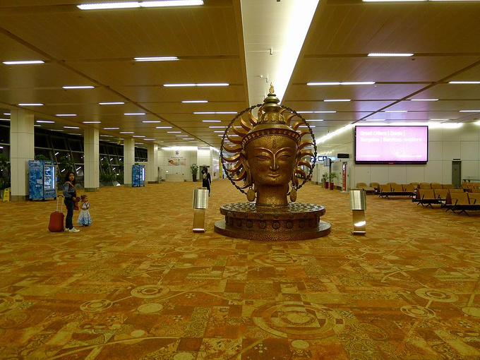 新德里旅游攻略 【印度】新德里  新德里的新德里甘地国际机场,是印度