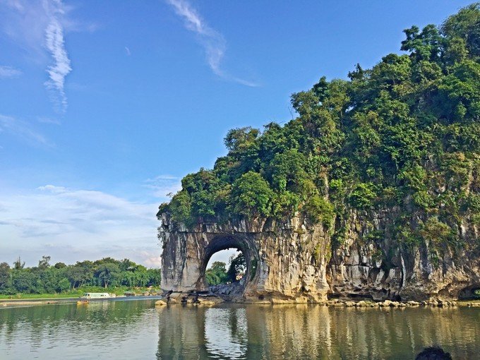 主要是风景好!能看象鼻能看桂林全景.