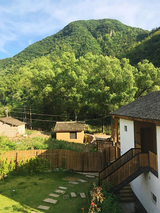 桐庐青龙坞里有一家超浪漫的山林民宿!逃离高温,来这里避个暑吧!