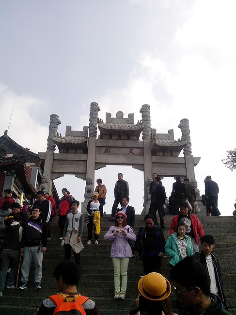 山东曲阜泰安济南青岛行--爬山看海都有了_青