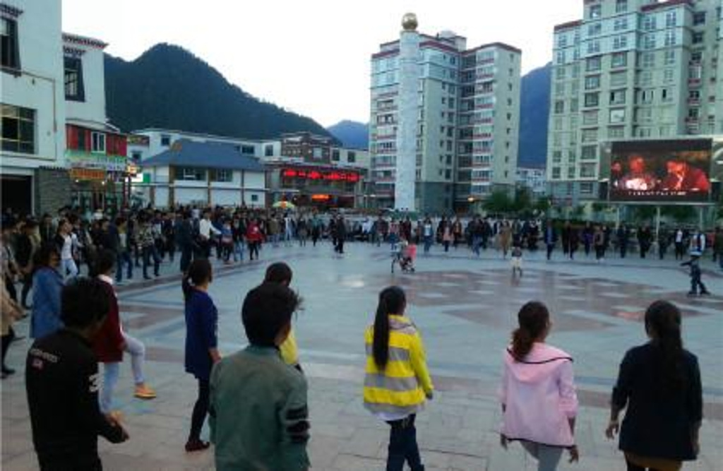 2014吃完饭,八点不到,天气不冷不热。遂跟师傅