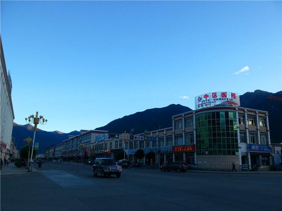 2014吃完饭,八点不到,天气不冷不热。遂跟师傅