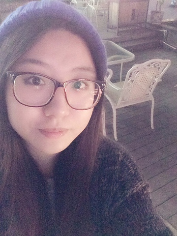 2015看了一下解放碑、顺便去了小吃街,吃了棒