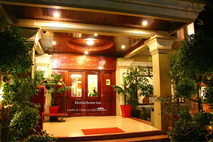 2015天已黑。走到西参道的尽头,先生已在路口