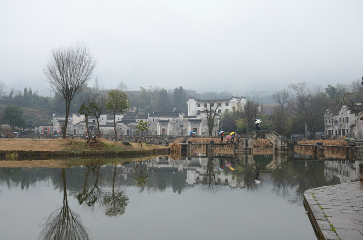 2016呈坎,八卦村,可惜一直下着雨。村子不大,.