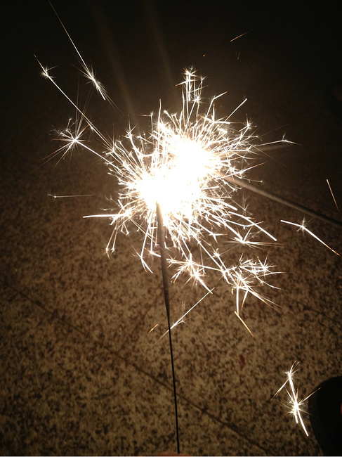 启程去捷运站唱歌,吃饭,放烟花图片