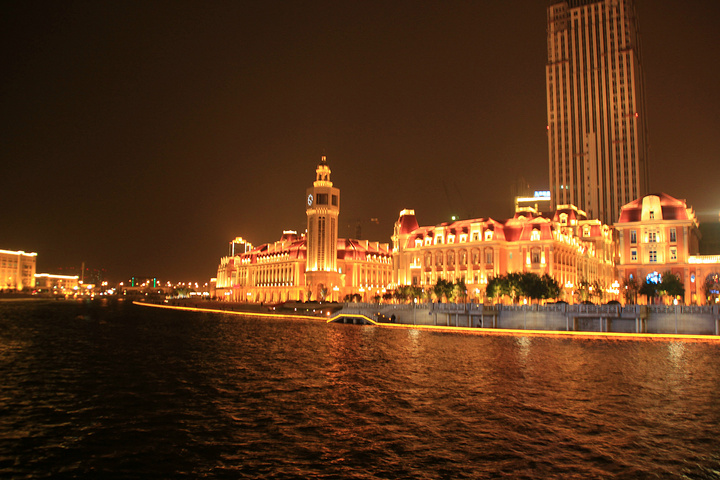 天津海河两岸夜景不错.海河两岸夜景.意大利风情区.梁启超纪念馆.