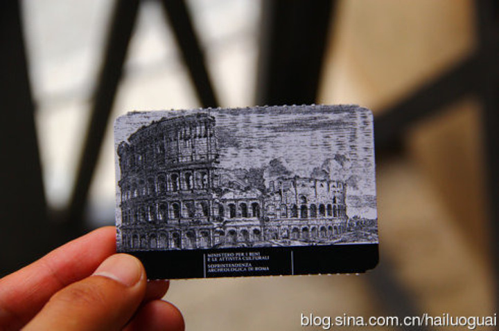 15从住处步行20多分钟,大老远就能看见斗兽._