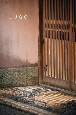 2015用手摸了三次地面, <em>手上</em>居然没有灰_清水