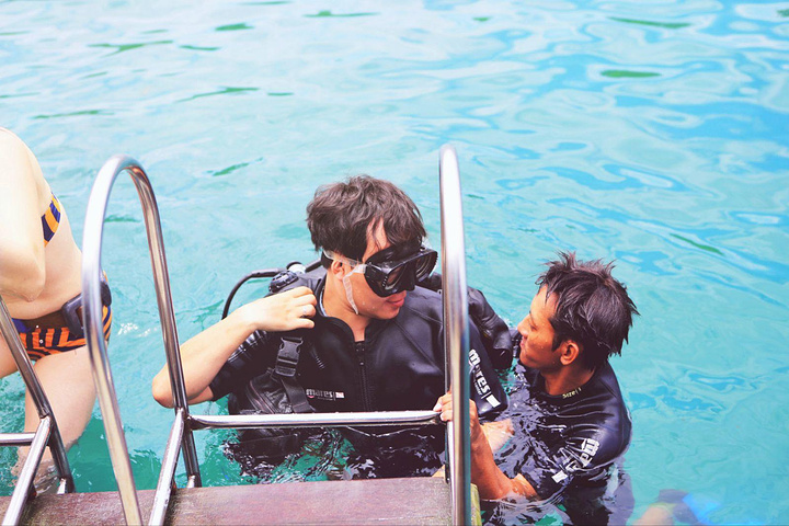 2015MUN岛上,折合人民币150几元,20分._黑岛