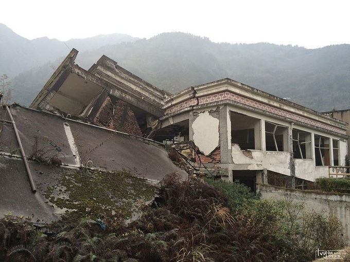 映秀地震遗址图片