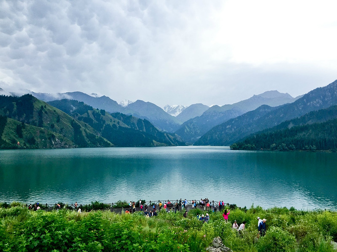 天山天池图片