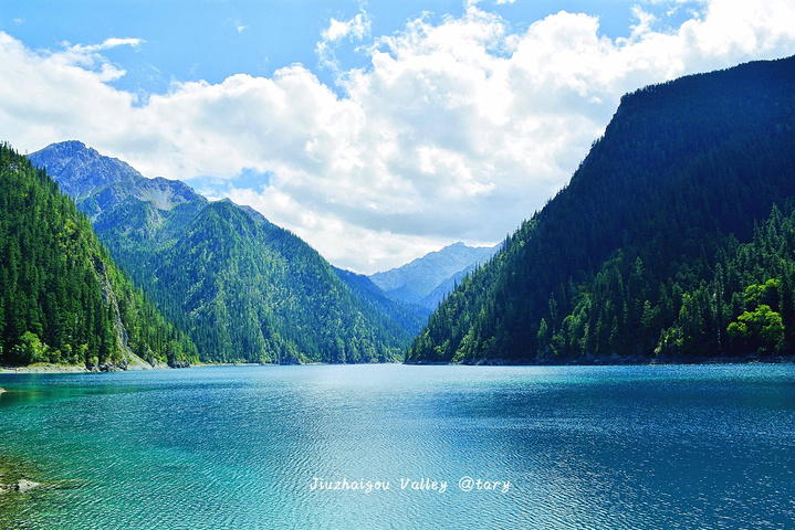 这里是九寨沟海拔最高的景点,面积最大的海子.