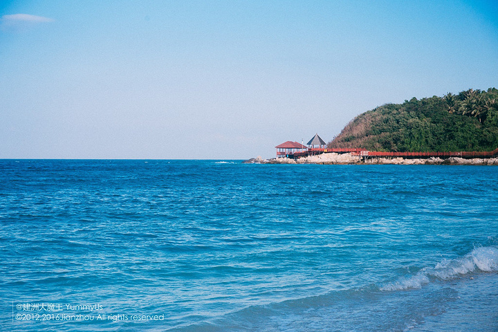 这一站,就是海景啦,纯粹又美丽的海景,碧海蓝天沙滩,能满足你对海景
