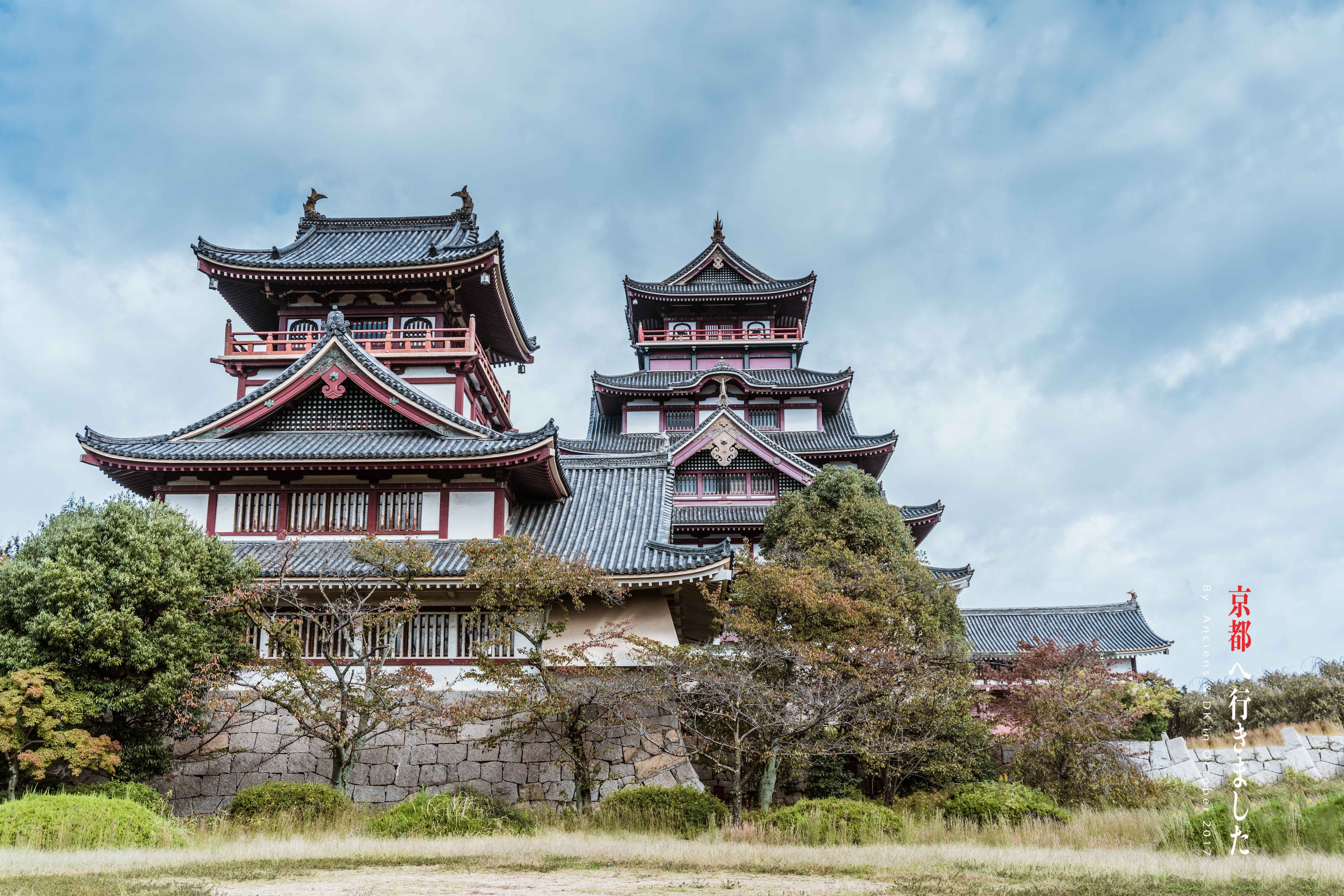 Замок Момояма Япония