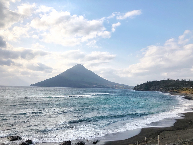 龙宫神社,皆被 日本 人称为「结良缘胜地,因浦岛太郎和海龟而有名