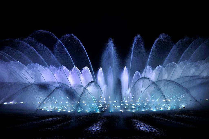 图片是网上找的_西湖音乐喷泉