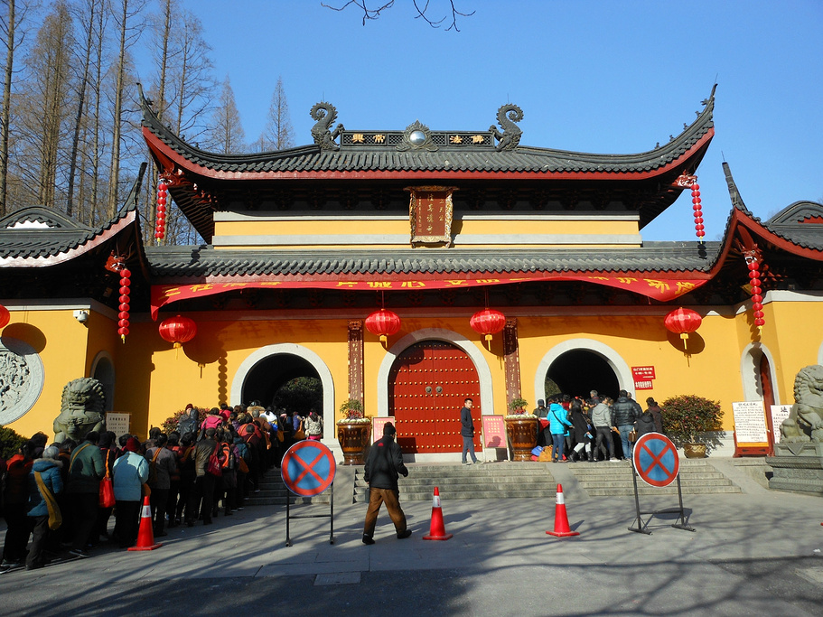 2015DAY1:火车到达杭州东站,出站之后坐地._