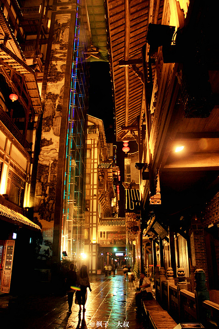 千与千寻洪崖洞,漫游在山城的童话世界!_重庆