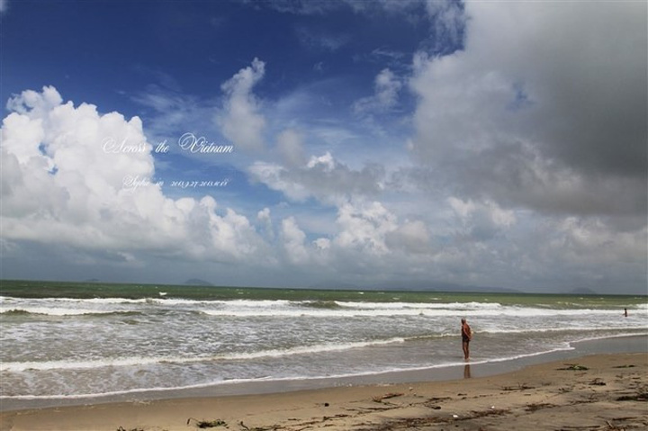 2015虽然阿姨会说的英语不多,但是比划加微笑