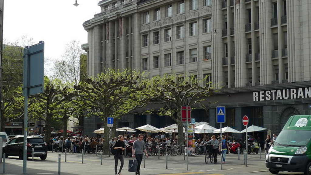 2015由于瑞士的高昂物价,我们鉴定停车费也很