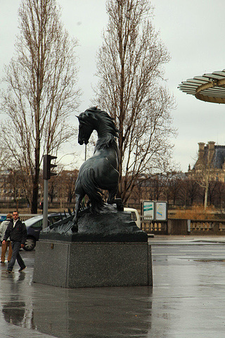 2015奥塞美术馆紧邻塞纳河畔,对岸是杜乐利宫