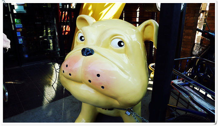 2015出清迈大学 下一站宁曼路~~在路边拦双._