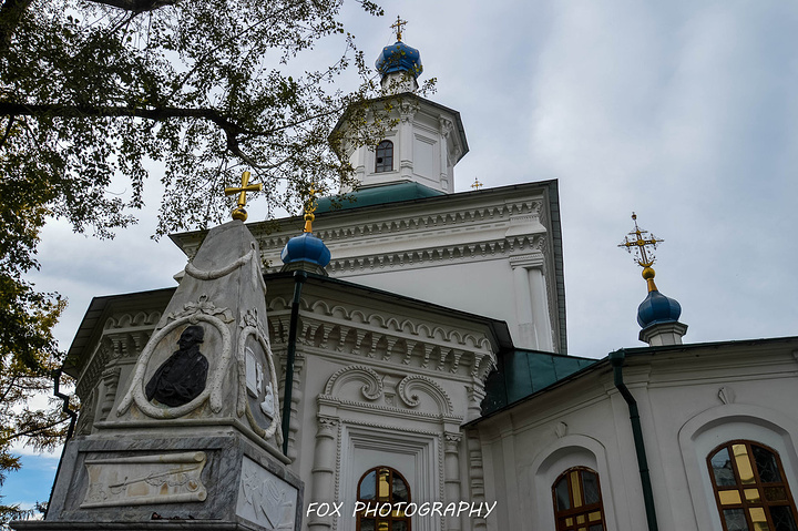 2015修道院门口有着白俄海军上将高尔察克的