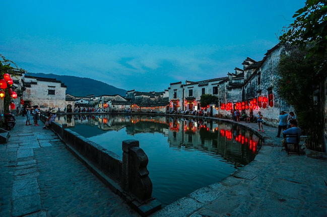 安徽宏村:行走在画里的乡村_黄山旅游攻略