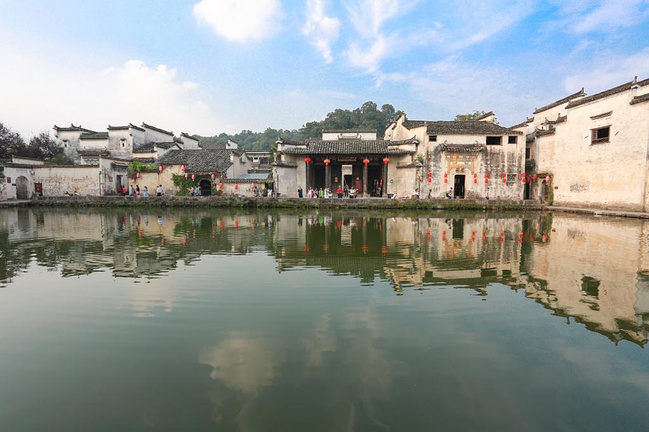 安徽宏村:行走在画里的乡村_黄山旅游攻略