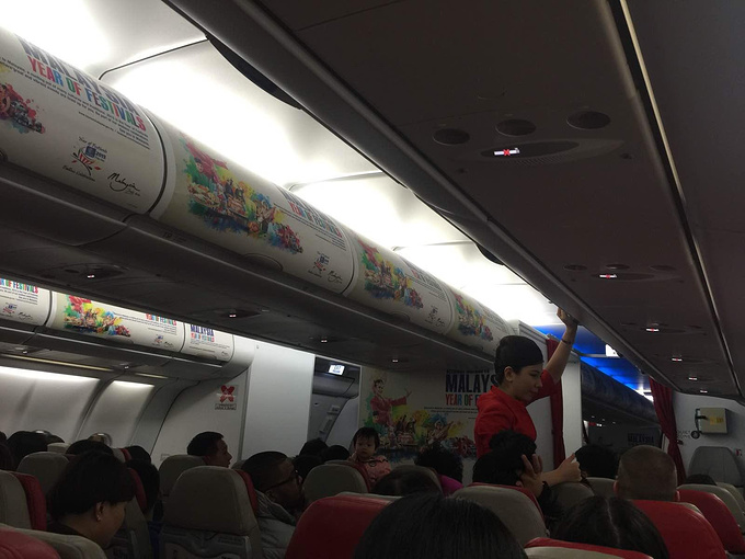 坐飞机图片