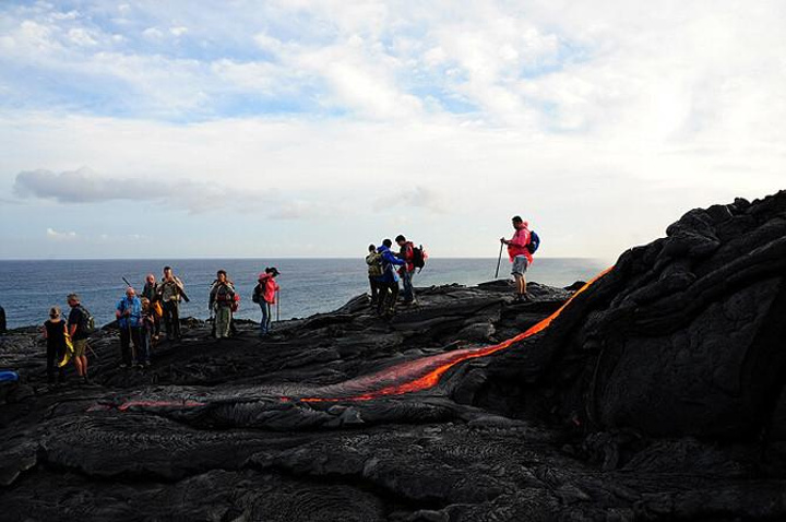 大岛的火山活动依然十分活跃,火山国家公园即是观赏火山的最佳场所