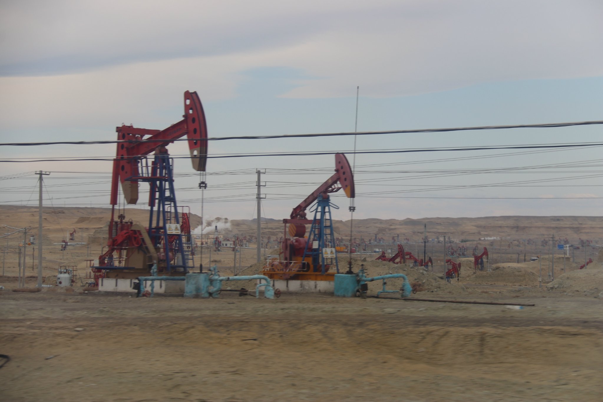 为新疆乃至全国源源不断地供应着石油