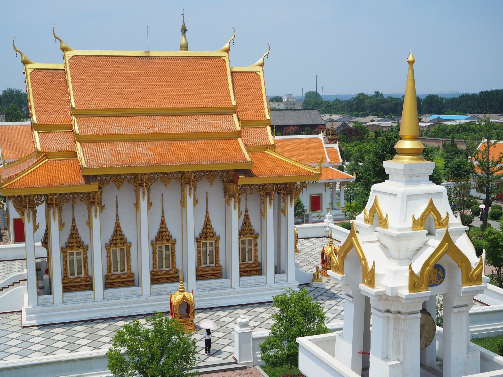 寺庙占地面积非常大,而且除了白马寺部分,还有新建的印度,泰国,缅甸