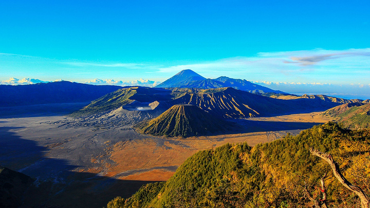 kursi, batok 和semeru四座火山组成了印度尼西亚最令人惊叹的景点