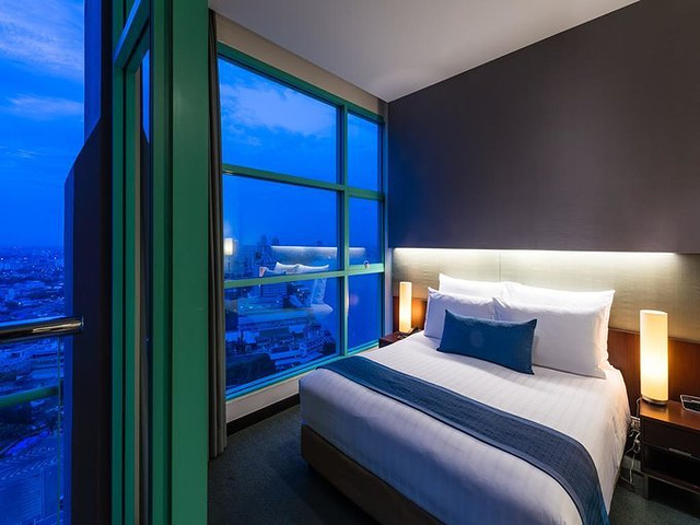 我们的每个房间都能看到湄南河_察殿曼谷河畔豪华酒店(chatrium hotel